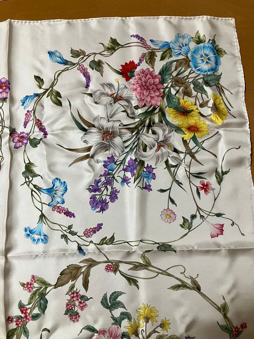 Marca 花柄 シルクスカーフ 90cm